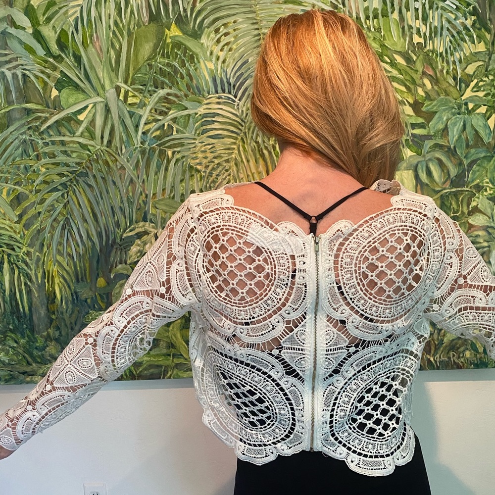 Vero Constame Lace zippered top